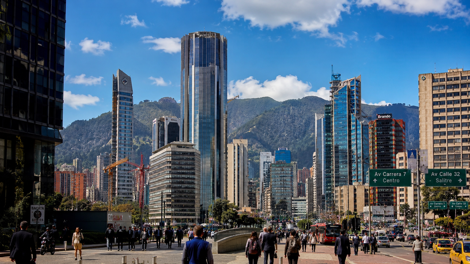 Vista del centro financiero de Bogotá con edificios corporativos y construcción.